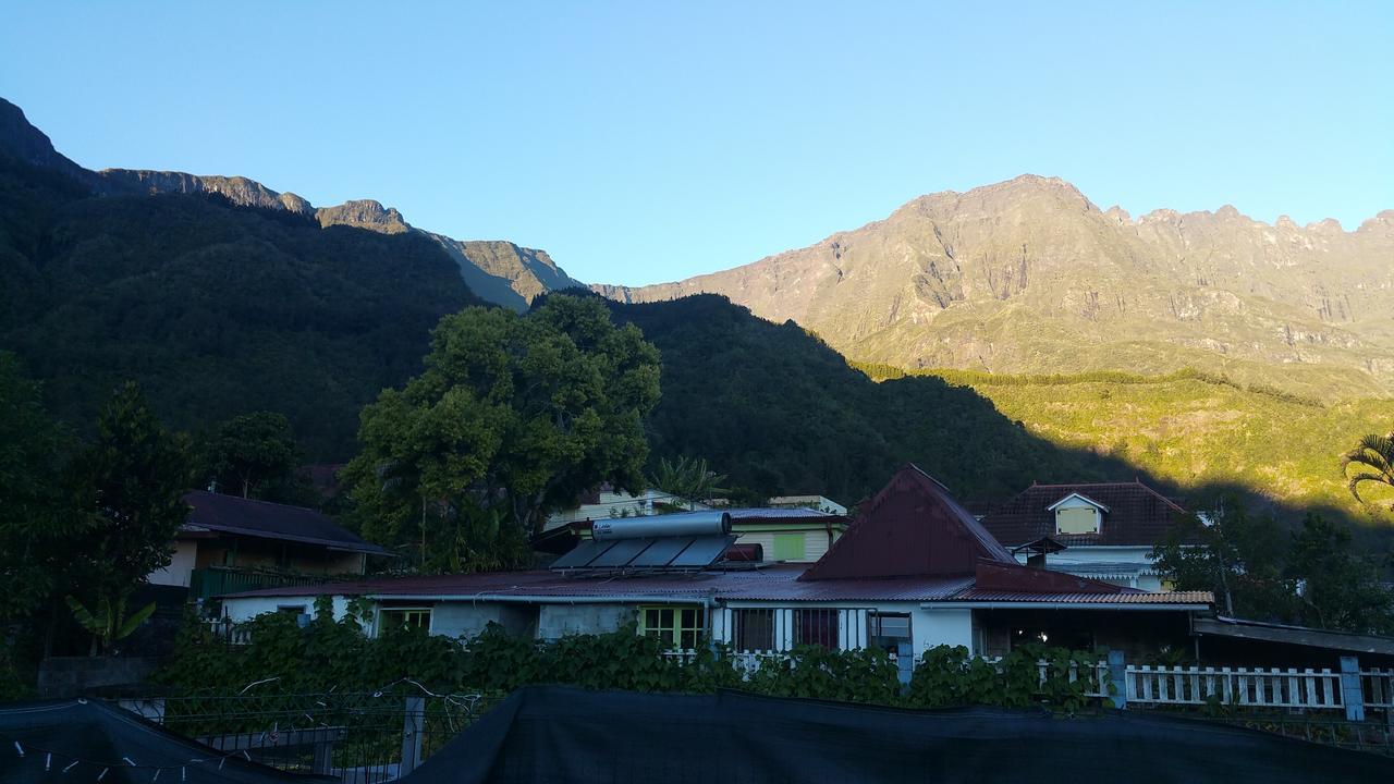 Gite Du Piton D Anchaing Эль-Бур Экстерьер фото