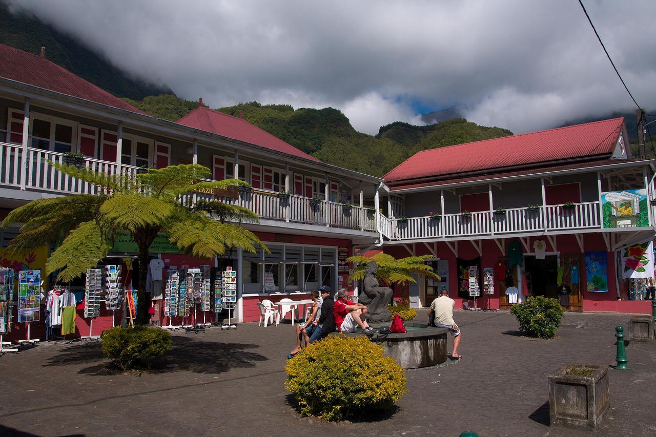 Gite Du Piton D Anchaing Эль-Бур Экстерьер фото